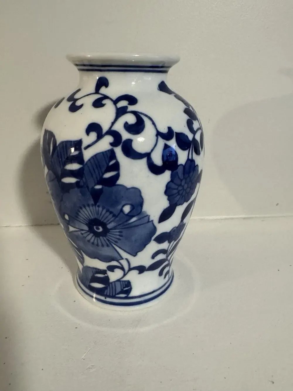 Vintage Cottagecore Blue/white Vase Ceramic